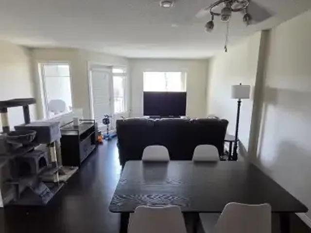 For Rent 2 Bedroom Townhouse Calgary AB DS104598325