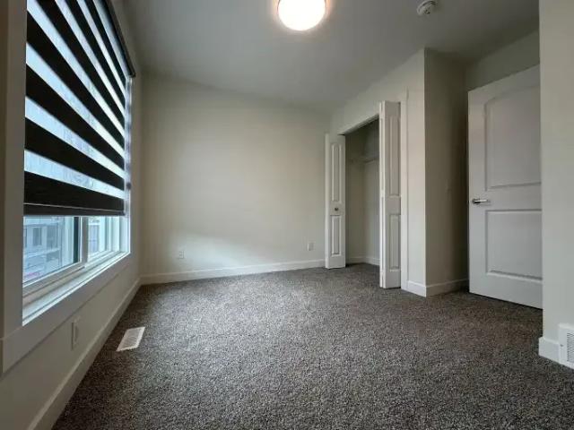 For Rent 2 Bedroom Townhouse Calgary AB DS104598336