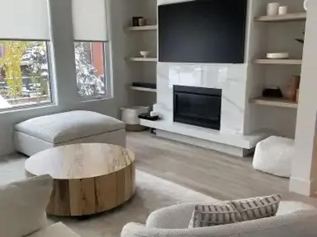 For Rent 2 Bedroom Townhouse Calgary AB DS104876009