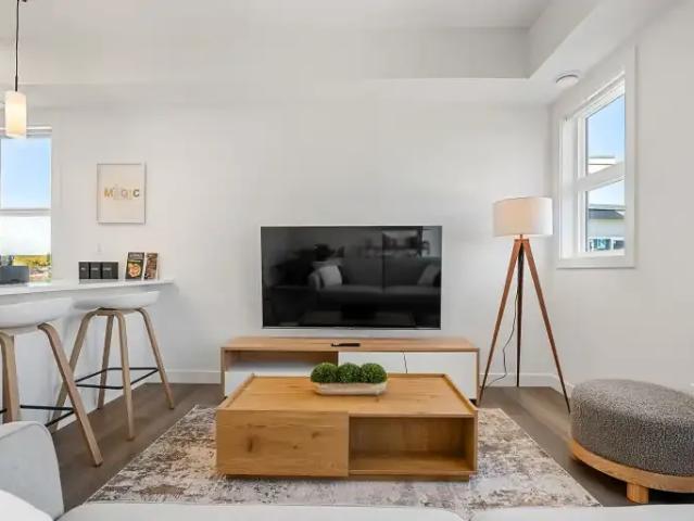For Rent 2 Bedroom Townhouse Calgary AB DS104940790