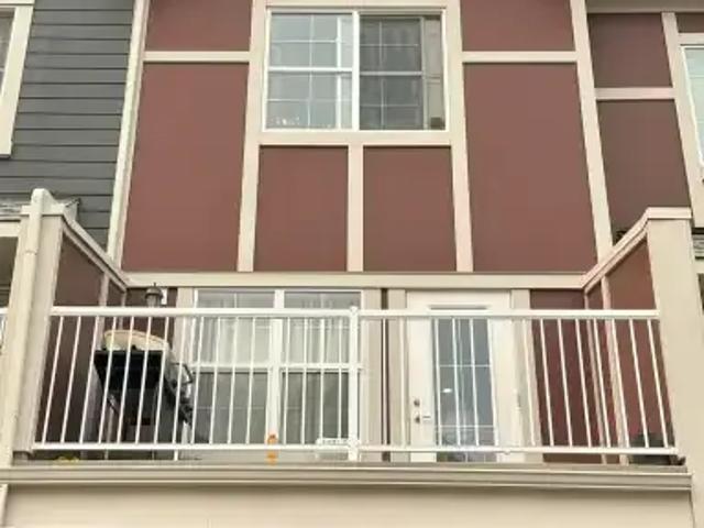 For Rent 2 Bedroom Townhouse Calgary AB DS104957439