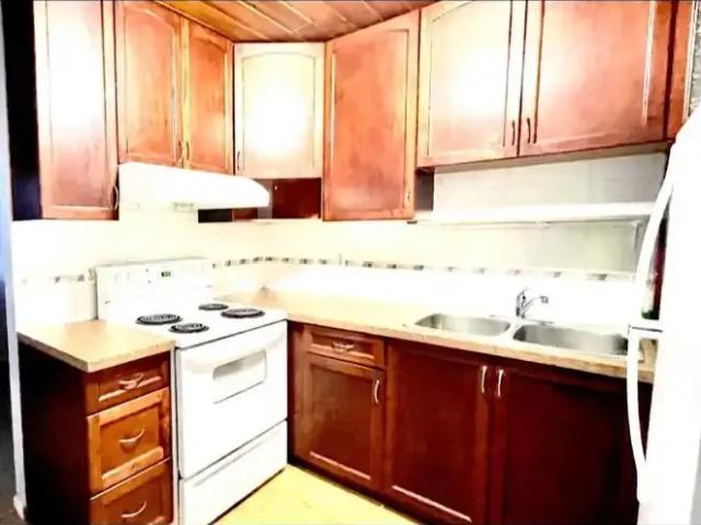 For Rent 2 Bedroom Townhouse Calgary AB DS104972791