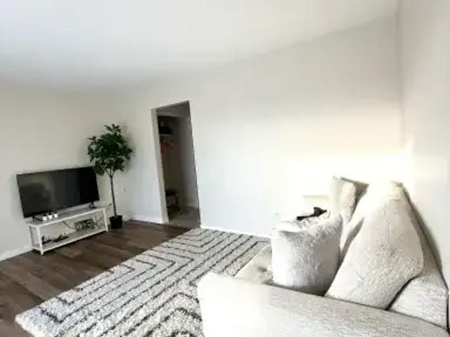 For Rent 2 Bedroom Townhouse Calgary AB DS104972986