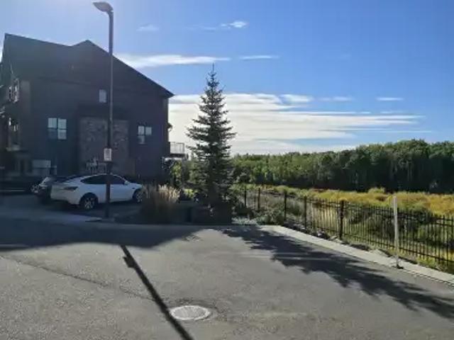 For Rent 2 Bedroom Townhouse Calgary AB DS104986007