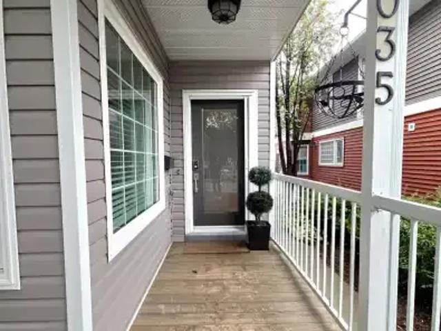 For Rent 2 Bedroom Townhouse Calgary AB DS104991576