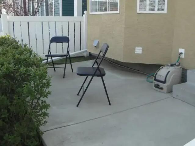 For Rent 2 Bedroom Townhouse Calgary AB DS105410741