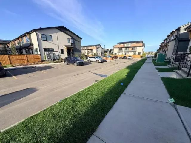 For Rent 2 Bedroom Townhouse Calgary AB DS105435095