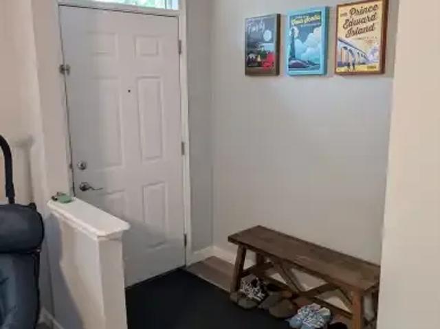 For Rent 2 Bedroom Townhouse Calgary AB DS105435174