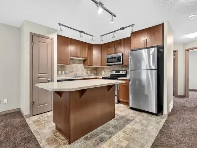 For Rent 2 Bedroom Townhouse Calgary AB DS105467162