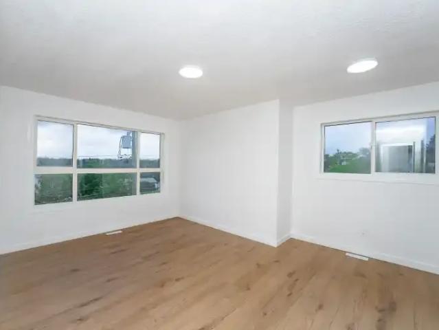 For Rent 2 Bedroom Townhouse Calgary AB DS105486696