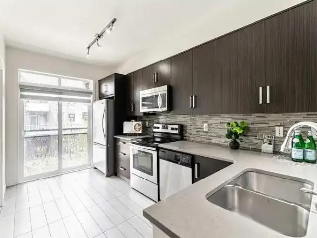 For Rent 2 Bedroom Townhouse Calgary AB DS105486326