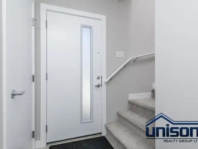 For Rent 2 Bedroom Townhouse Calgary AB DS105601874