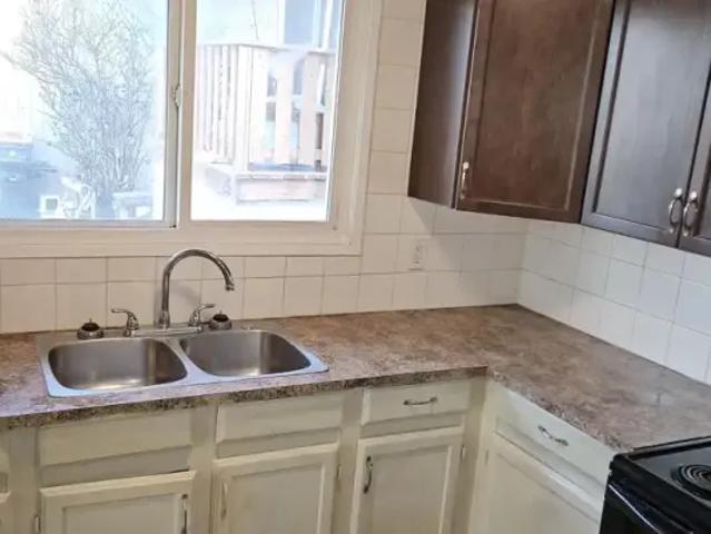 For Rent 2 Bedroom Townhouse Calgary AB DS105643218
