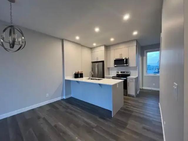 For Rent 2 Bedroom Townhouse Calgary AB DS105118828