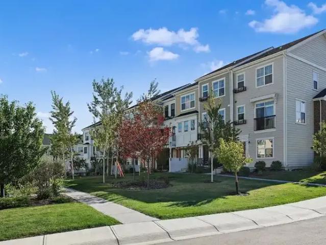 For Rent 2 Bedroom Townhouse Calgary AB DS105198649