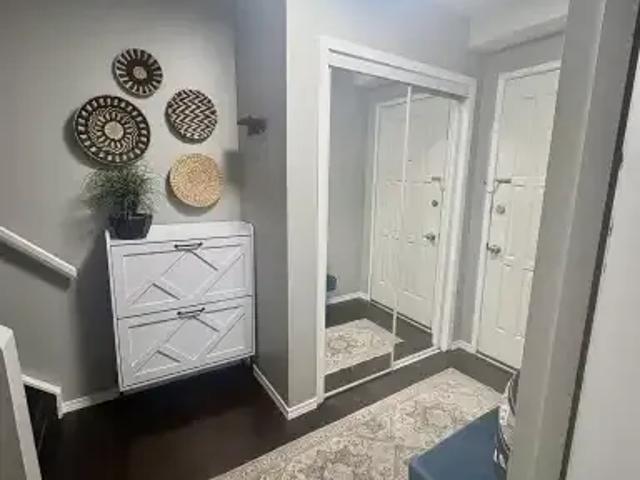 For Rent 2 Bedroom Townhouse Calgary AB DS105198653