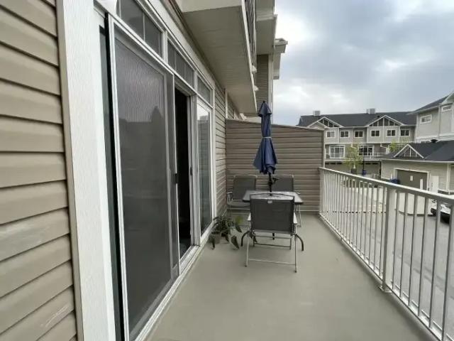 For Rent 2 Bedroom Townhouse Calgary AB DS105378102