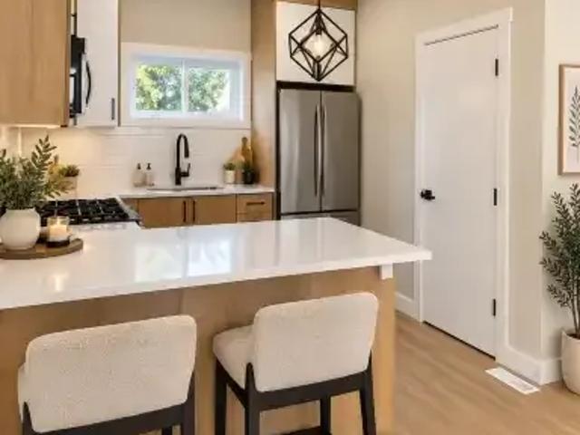 For Rent 2 Bedroom Townhouse Calgary AB DS105394855