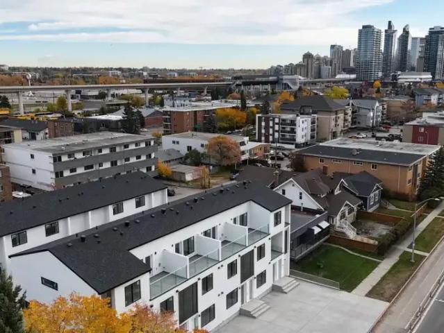 For Rent 2 Bedroom Townhouse Calgary AB DS106095833