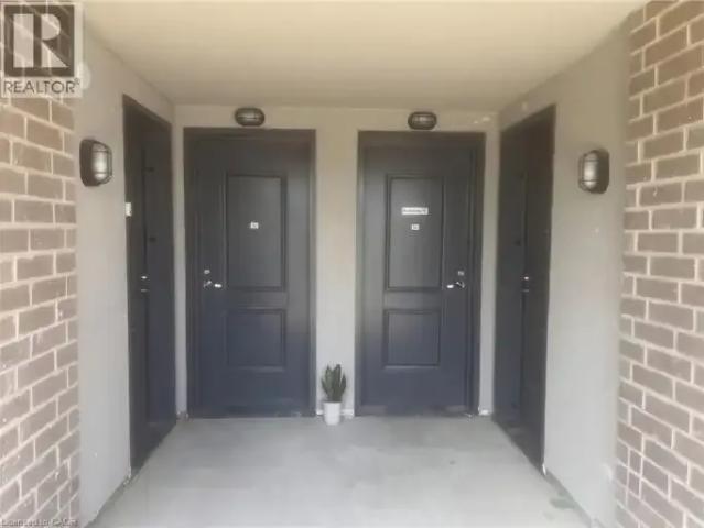 For Rent 2 Bedroom Townhouse Cambridge ON DS104106760