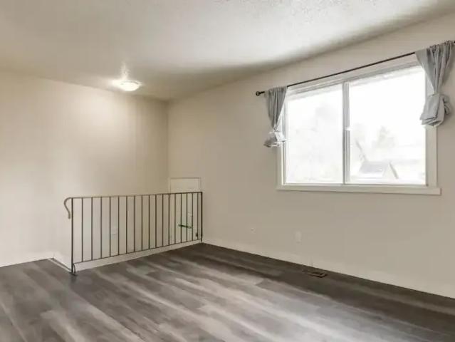 For Rent 2 Bedroom Townhouse Camrose AB DS103010807