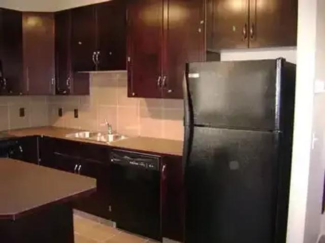 For Rent 2 Bedroom Townhouse Cochrane AB DS105087946