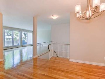 Townhouse for rent in T, Brossard