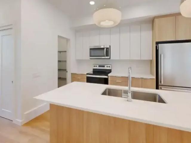 For Rent 2 Bedroom Townhouse Edmonton AB DS104182216