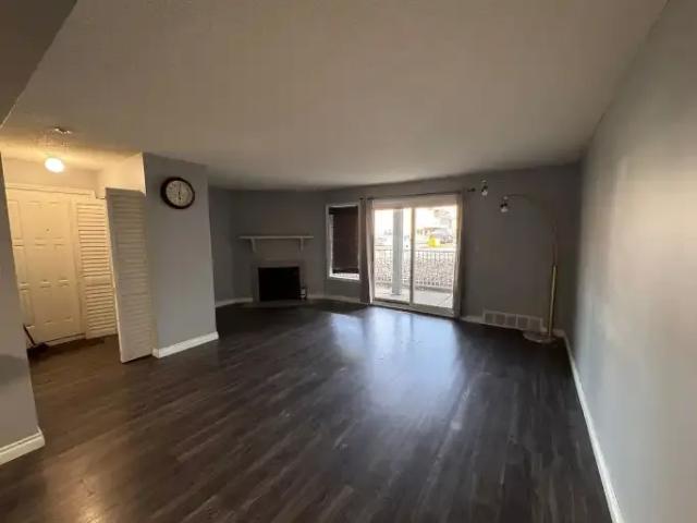 For Rent 2 Bedroom Townhouse Edmonton AB DS104471229