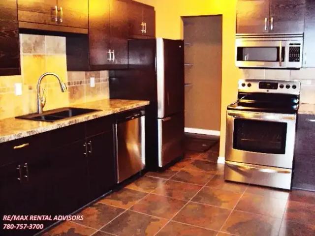For Rent 2 Bedroom Townhouse Edmonton AB DS105008826