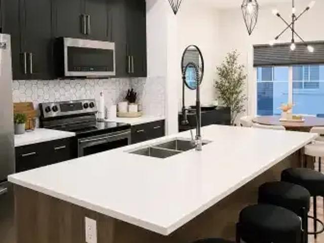 For Rent 2 Bedroom Townhouse Edmonton AB DS105087901