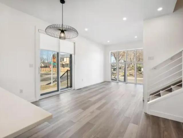 For Rent 2 Bedroom Townhouse Edmonton AB DS105327014