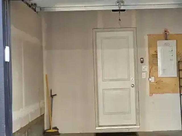For Rent 2 Bedroom Townhouse Edmonton AB DS105359814