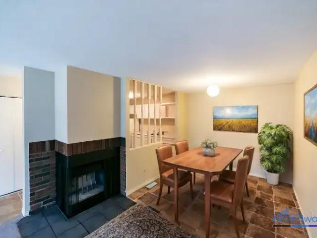 For Rent 2 Bedroom Townhouse Edmonton AB DS105394036
