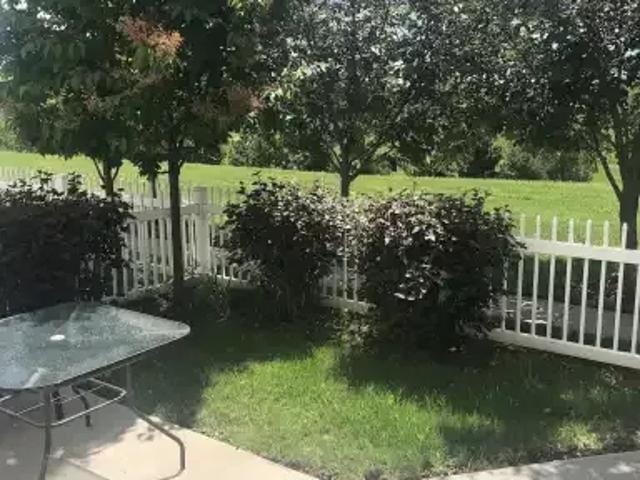 For Rent 2 Bedroom Townhouse Edmonton AB DS105486685