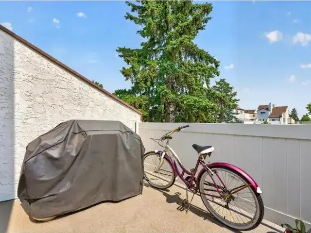 For Rent 2 Bedroom Townhouse Edmonton AB DS105565594