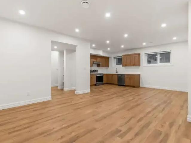 For Rent 2 Bedroom Townhouse Edmonton AB DS105580685