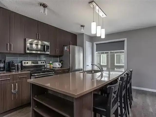 For Rent 2 Bedroom Townhouse Edmonton AB DS105580963