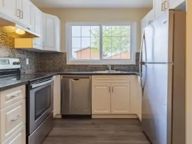 For Rent 2 Bedroom Townhouse Edmonton AB DS106180825