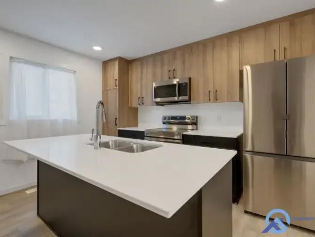 For Rent 2 Bedroom Townhouse Edmonton AB DS101042570