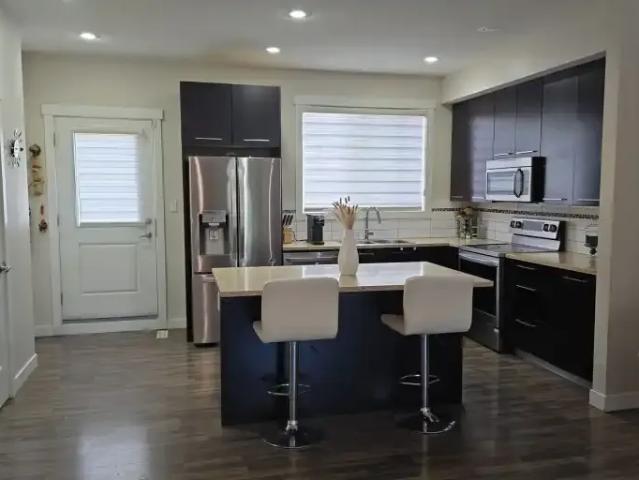 For Rent 2 Bedroom Townhouse Edmonton AB DS103322503