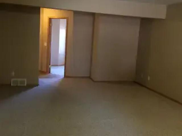 For Rent 2 Bedroom Townhouse High River AB DS105526121