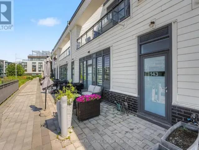 For Rent 2 Bedroom Townhouse Innisfil ON DS104224670