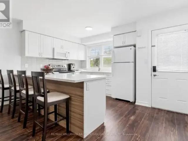For Rent 2 Bedroom Townhouse Kitchener ON DS104362902