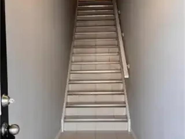 For Rent 2 Bedroom Townhouse Kitchener ON DS105486672