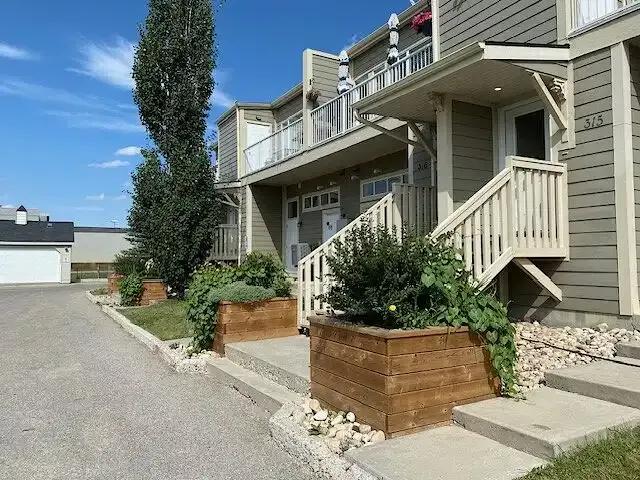 For Rent 2 Bedroom Townhouse Langdon AB DS104986132