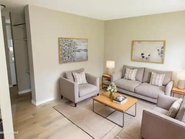 For Rent 2 Bedroom Townhouse Lethbridge AB DLS104887604