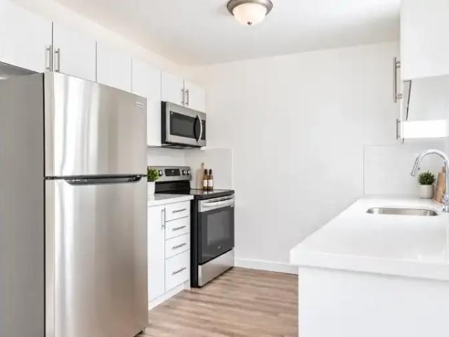 For Rent 2 Bedroom Townhouse Lindsay ON DS105543117