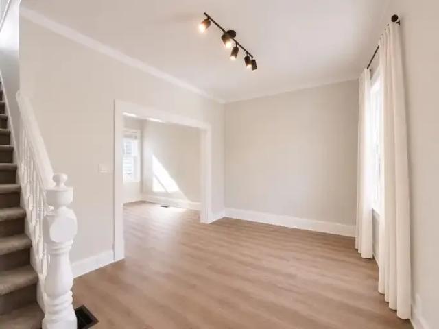 For Rent 2 Bedroom Townhouse Peterborough ON DS105022877