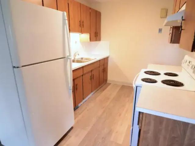 For Rent 2 Bedroom Townhouse Red Deer AB DS106004485